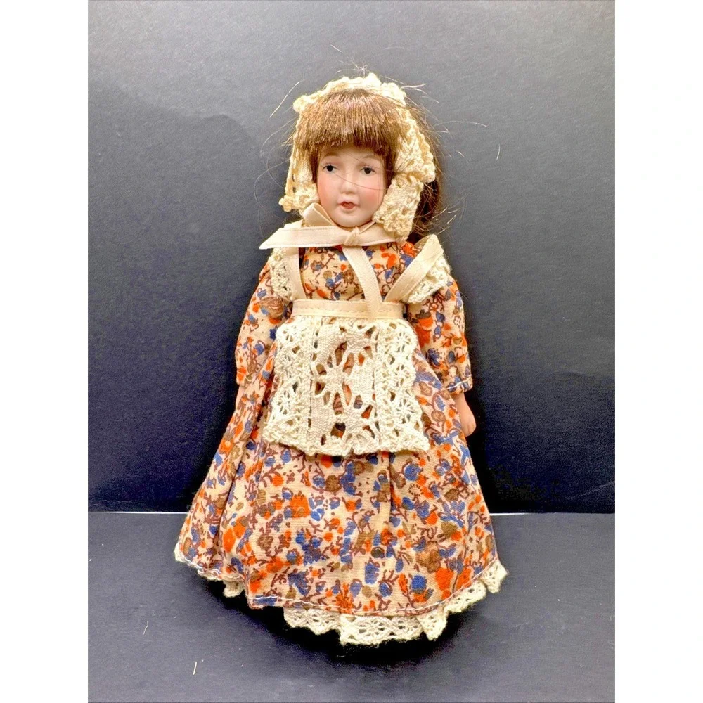 Vintage Porcelain Doll with 82 H.L. on‎ neck